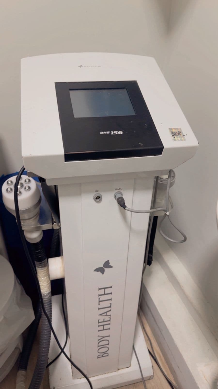 Equipamento Body Health BHS 156 - Criofrequência (ponteira gelada -10°C) e Radiofrequência (ponteira quente)